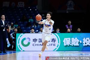 串联全队!赵睿送10助攻 4中2拿下7分2篮板1抢断