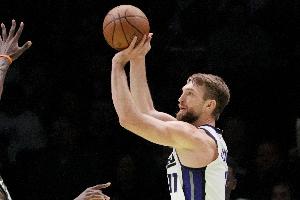 难救主！小萨博尼斯8中6拿15分15板3助2断 正负值-11